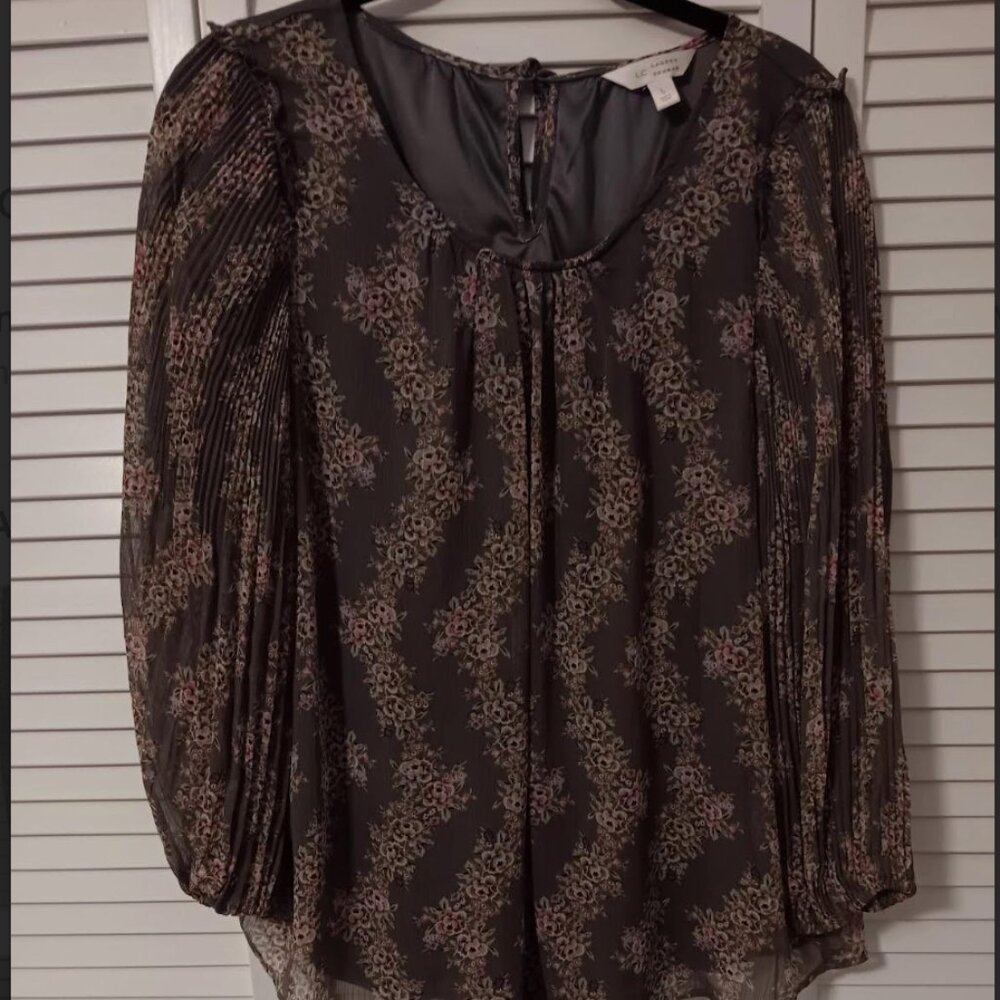 Lauren Conrad Gray Floral Top